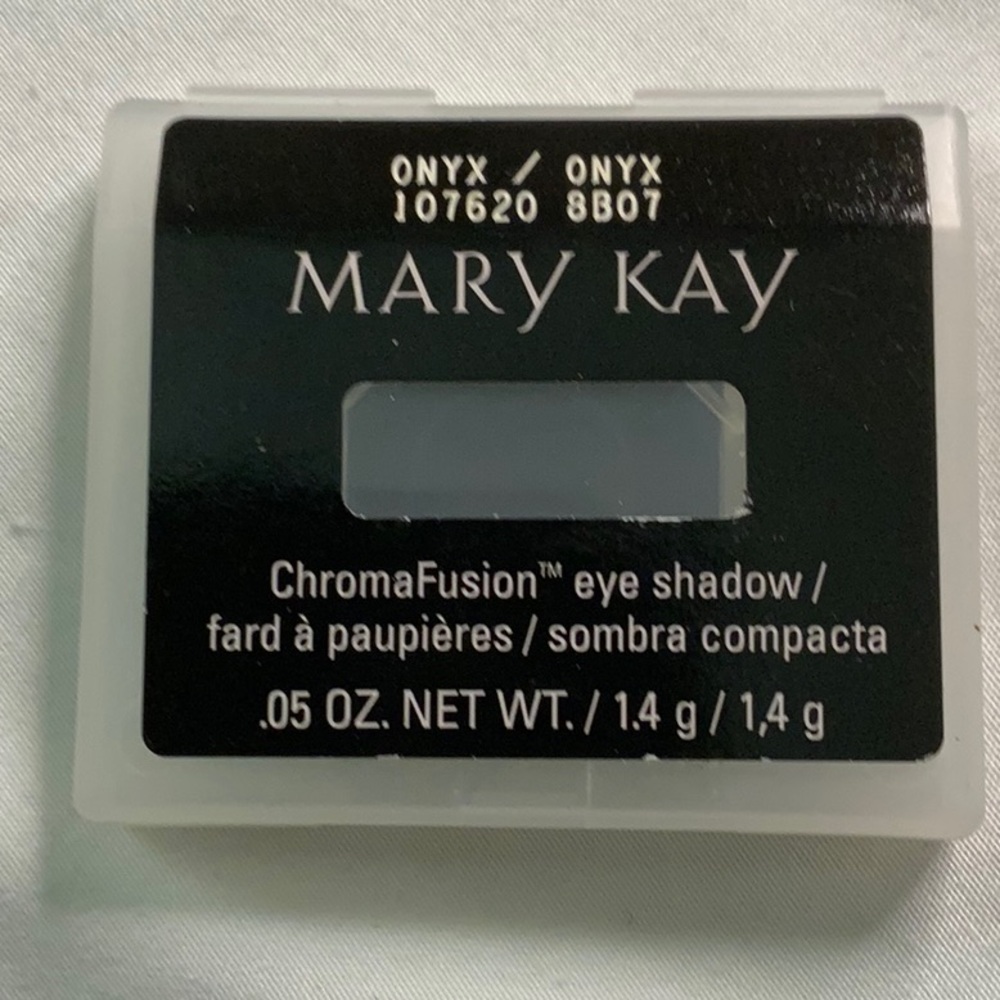 Mary Kay ChromaFusion Eye Shadow in Onyx